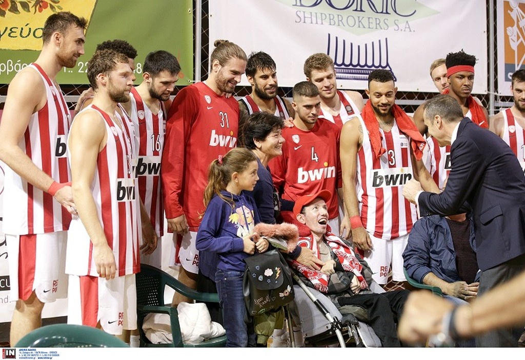 Ολυμπιακός: Η συγκινητική κίνηση των «ερυθρόλευκων» στη Χαλκίδα (photos)