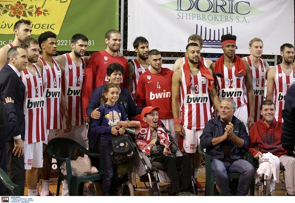 Ολυμπιακός: Η συγκινητική κίνηση των «ερυθρόλευκων» στη Χαλκίδα (photos)