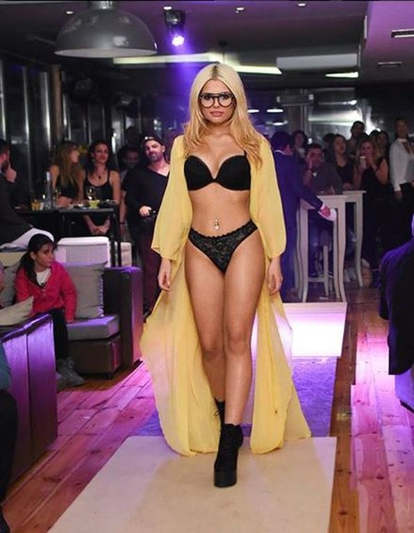 Το κορμί από την Πάρο που «αναστατώνει» τη Θεσσαλονίκη (photos)