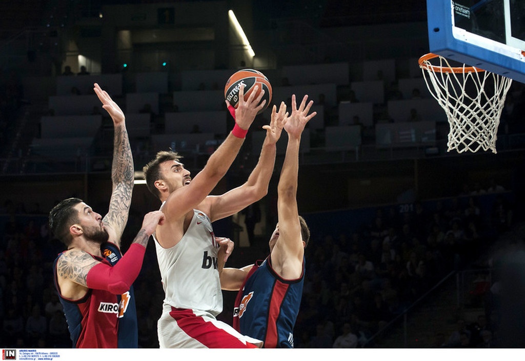 Μπασκόνια-Ολυμπιακός 80-85: Πέρασε από τη Βιτόρια δια χειρός Μιλουτίνοφ