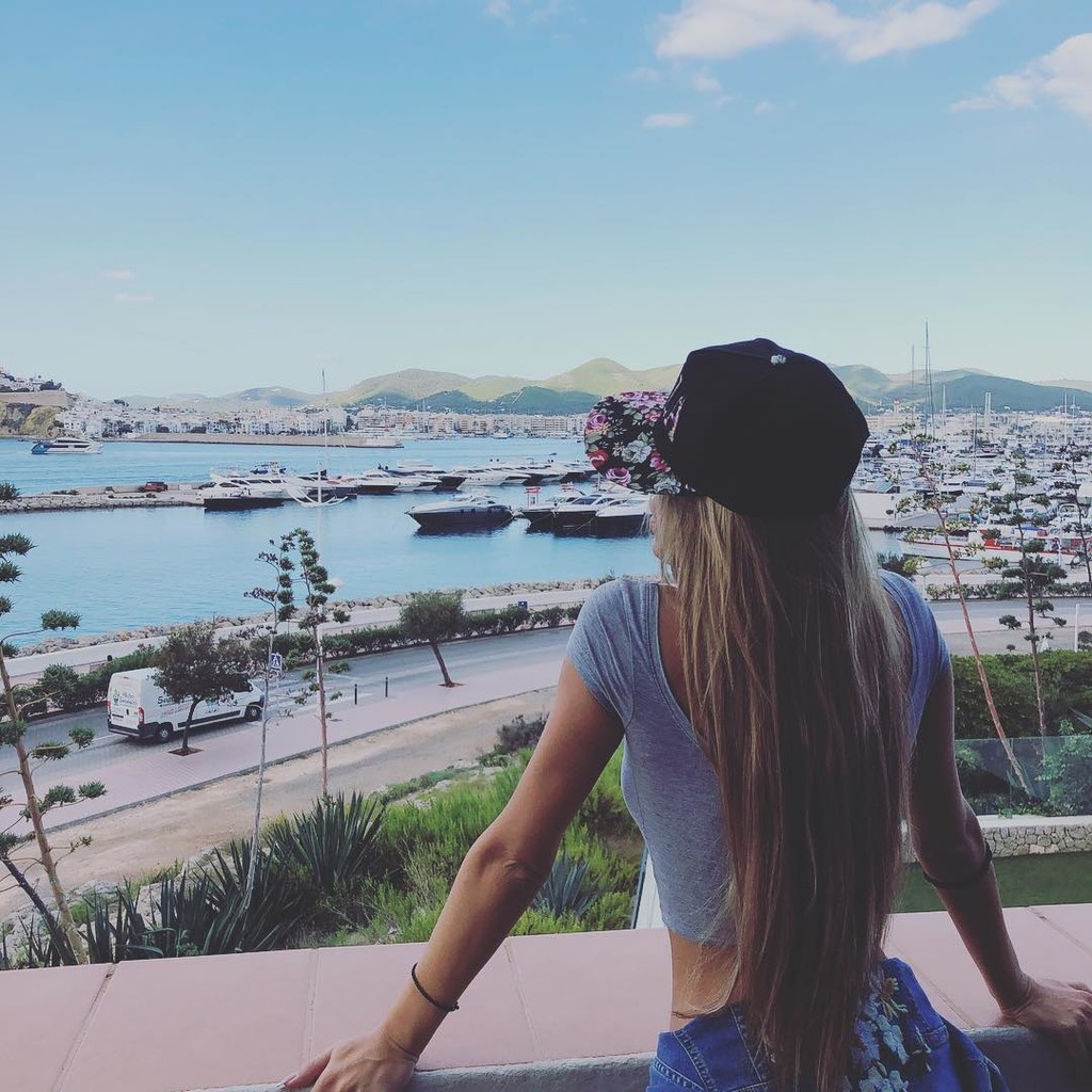 Αθηνά Πολίτη: Το ονειρικό ταξίδι του μέλιτος στην Ίμπιζα (photos)