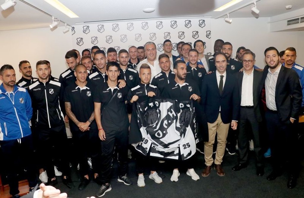 ΟΦΗ: Ανάψανε φωτιά και… μεγαλώνει! (photos)