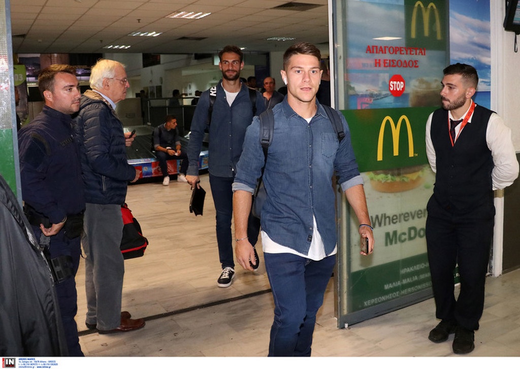 Η άφιξη του Ολυμπιακού στο Ηράκλειο σε εικόνες (photos)