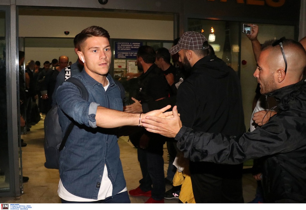 Η άφιξη του Ολυμπιακού στο Ηράκλειο σε εικόνες (photos)