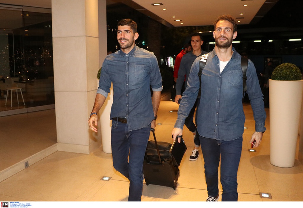 Η άφιξη του Ολυμπιακού στο Ηράκλειο σε εικόνες (photos)