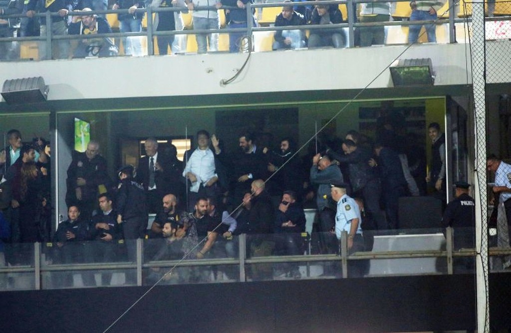 Άρης – ΠΑΟΚ: Πανηγύρισε στο «Κλεάνθης Βικελίδης» ο Γιώργος Σαββίδης (photos)