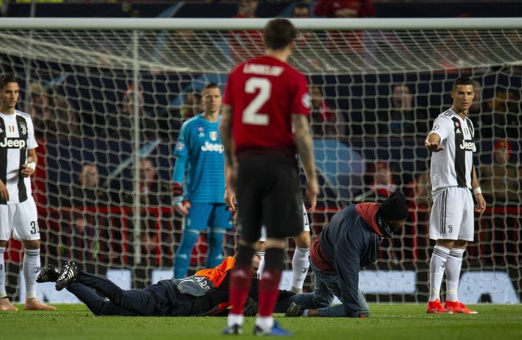 Τρομερή αποθέωση και… εισβολές για Ρονάλντο στο «Ολντ Τράφορντ» (videos)