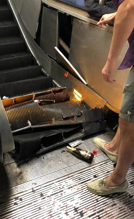 Σκηνές Αποκάλυψης στη Ρώμη, πάνω από 20 τραυματίες και πληροφορίες για μαχαιρώματα! (video+photos)