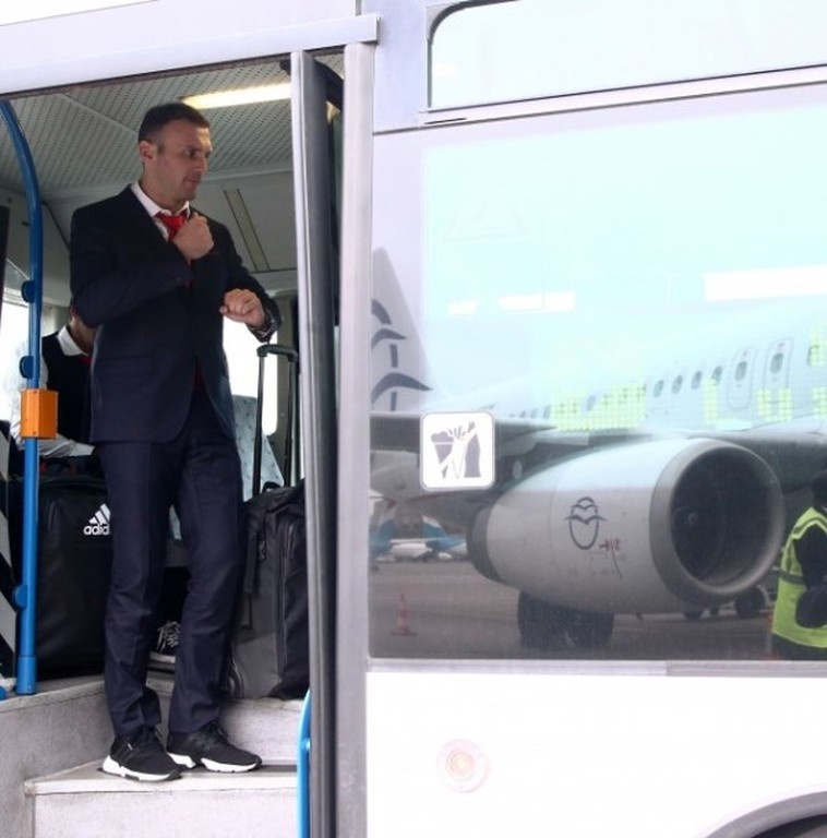 Έφτασε Λουξεμβούργο ο Ολυμπιακός (photos)