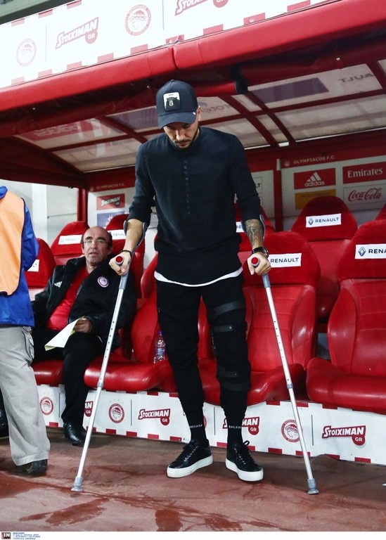 Ολυμπιακός-Απόλλων Σμύρνης: Στον πάγκο με πατερίτσες ο Γκερέρο (photos)