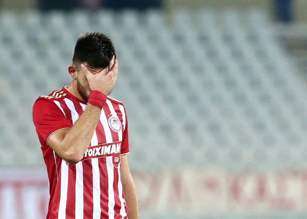 Σκηνές χάους στην Πάτρα, ορατό το -3 για τον Ολυμπιακό (video+photos)