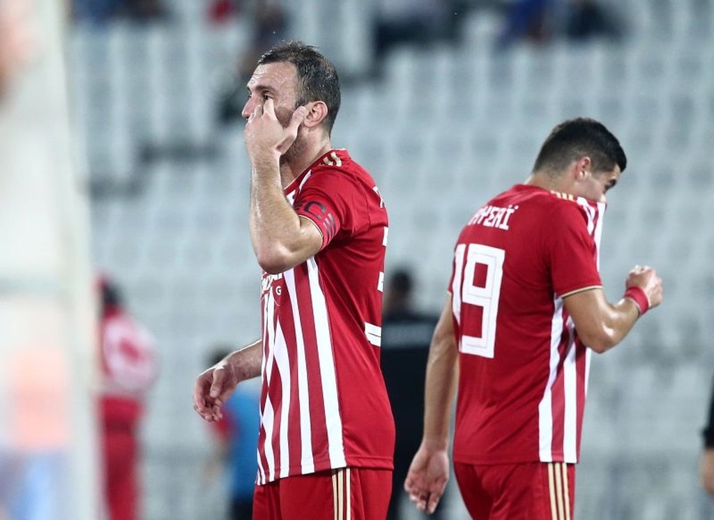 Σκηνές χάους στην Πάτρα, ορατό το -3 για τον Ολυμπιακό (video+photos)