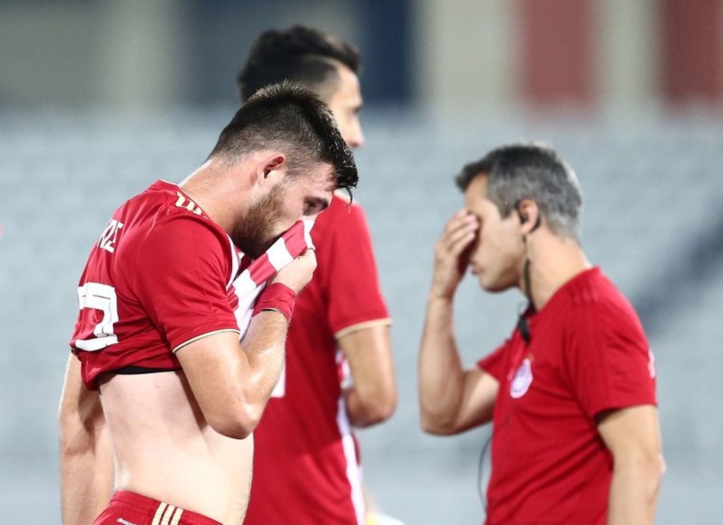 Σκηνές χάους στην Πάτρα, ορατό το -3 για τον Ολυμπιακό (video+photos)