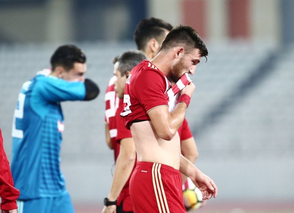 Σκηνές χάους στην Πάτρα, ορατό το -3 για τον Ολυμπιακό (video+photos)