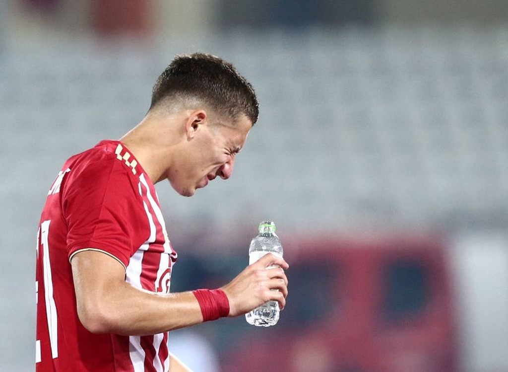 Σκηνές χάους στην Πάτρα, ορατό το -3 για τον Ολυμπιακό (video+photos)