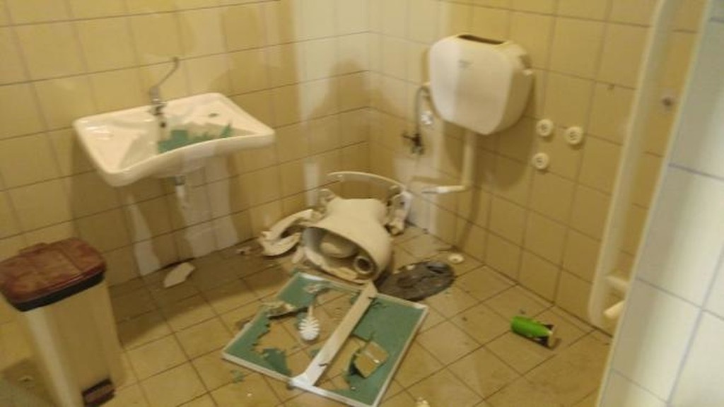 Τα έσπασαν στο Παμπελοποννησιακό Στάδιο οι οπαδοί του Ολυμπιακού (photos)