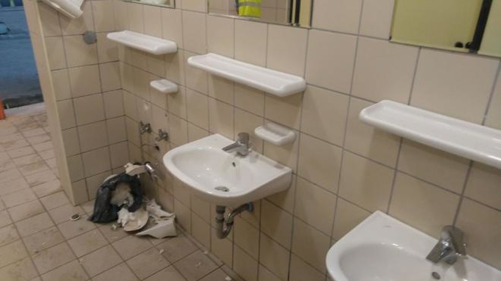Τα έσπασαν στο Παμπελοποννησιακό Στάδιο οι οπαδοί του Ολυμπιακού (photos)