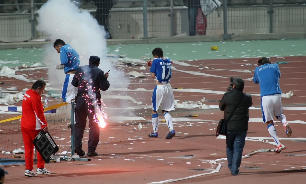 Νίκη Βόλου-Ολυμπιακός Βόλου: Φωτιά στη Μαγνησία! (photos, videos)