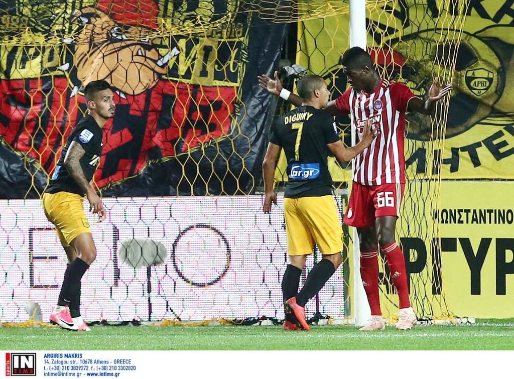 Άρης-Ολυμπιακός: Η φάση που άναψε «φωτιές» στο «Βικελίδης» (photos)