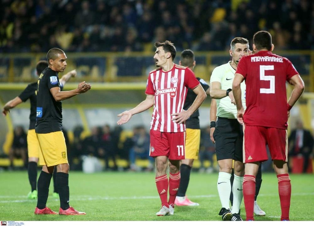 Άρης-Ολυμπιακός: Επεισόδιο Λάζαρου με Τζανακάκη-Σιώπη και ένταση στο ντέρμπι (photos)