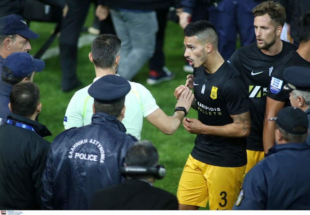 Άρης-Ολυμπιακός: Επεισόδιο Λάζαρου με Τζανακάκη-Σιώπη και ένταση στο ντέρμπι (photos)