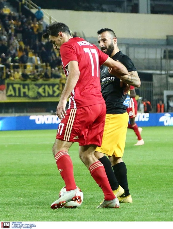 Άρης-Ολυμπιακός: Επεισόδιο Λάζαρου με Τζανακάκη-Σιώπη και ένταση στο ντέρμπι (photos)