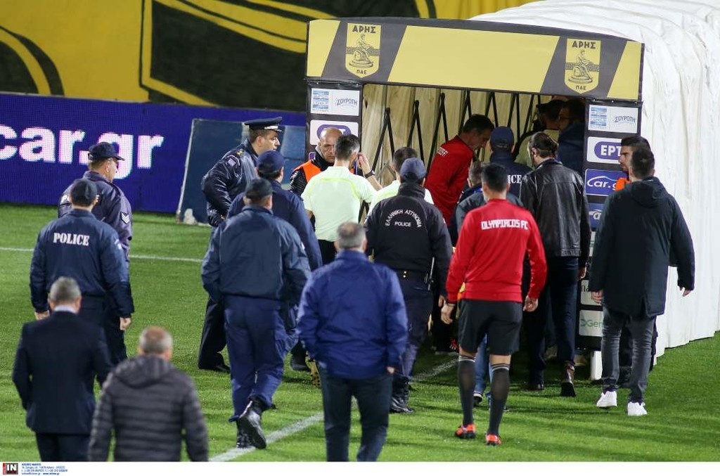 Άρης-Ολυμπιακός: Επεισόδιο Λάζαρου με Τζανακάκη-Σιώπη και ένταση στο ντέρμπι (photos)