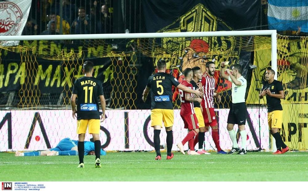 Άρης-Ολυμπιακός: Η φάση που άναψε «φωτιές» στο «Βικελίδης» (photos)