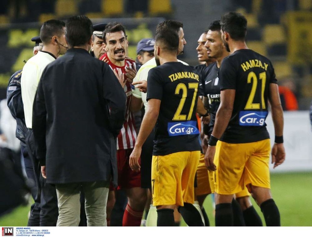 Άρης-Ολυμπιακός: Επεισόδιο Λάζαρου με Τζανακάκη-Σιώπη και ένταση στο ντέρμπι (photos)