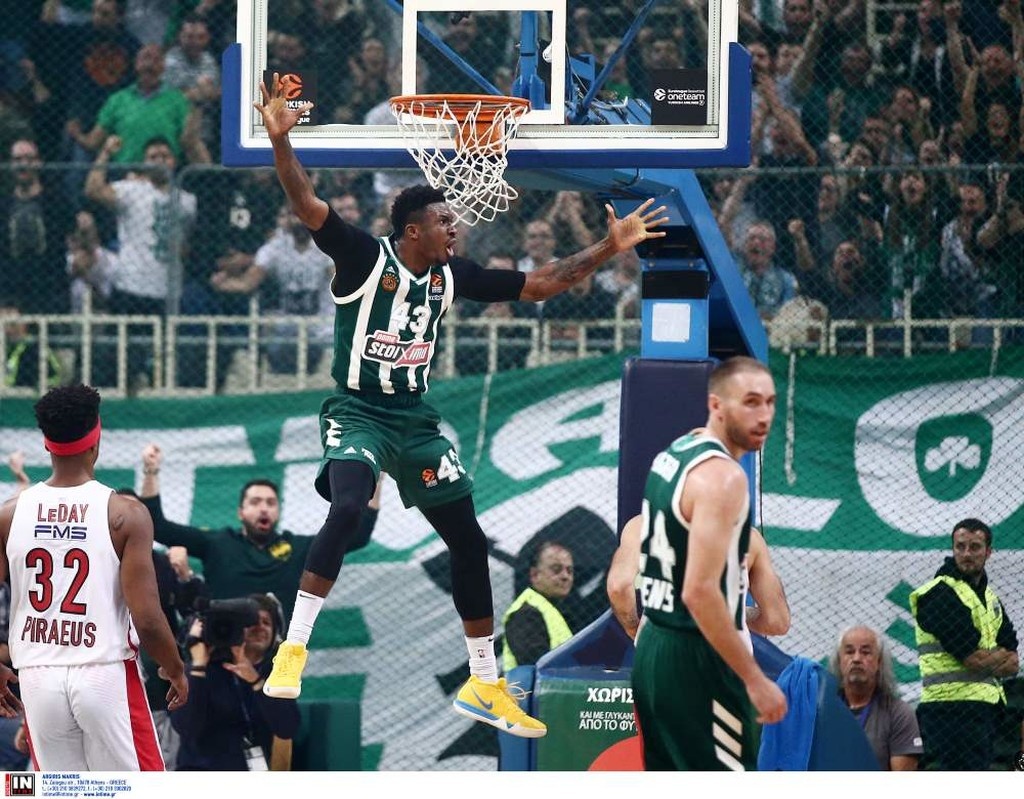 Αποθέωσε τον Θανάση ο Γιάννης Αντετοκούνμπο (photo)