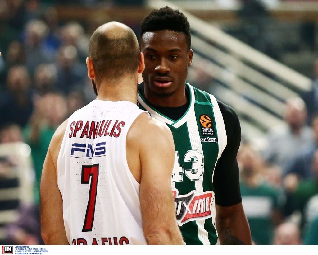 Αποθέωσε τον Θανάση ο Γιάννης Αντετοκούνμπο (photo)