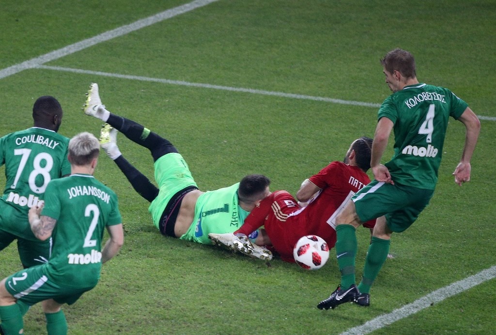 Ολυμπιακός-Παναθηναϊκός: Δείτε τον σοκαριστικό τραυματισμό του Διούδη (video, photos)