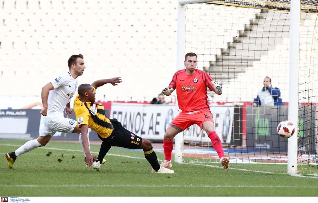 ΑΕΚ-Ατρόμητος: H τρελή φάση με το δοκάρι του Μάνταλου που άναψε «φωτιές» στο ΟΑΚΑ (photos)