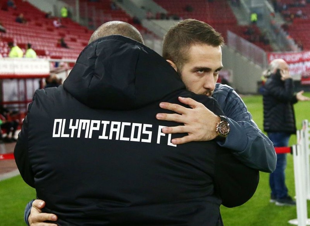 Ολυμπιακός – Παναθηναϊκός: Η «ερυθρόλευκη» άφιξη (photos)