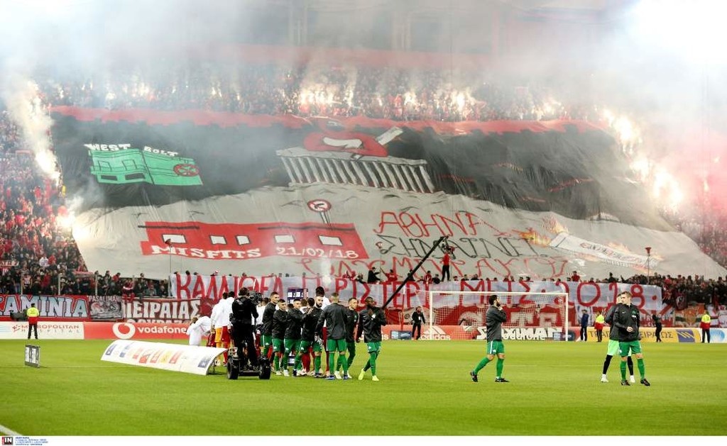 Ολυμπιακός-Παναθηναϊκός: Χαμός και καθυστέρηση στο ντέρμπι - Έβαλαν «φωτιά» στις εξέδρες (photos)