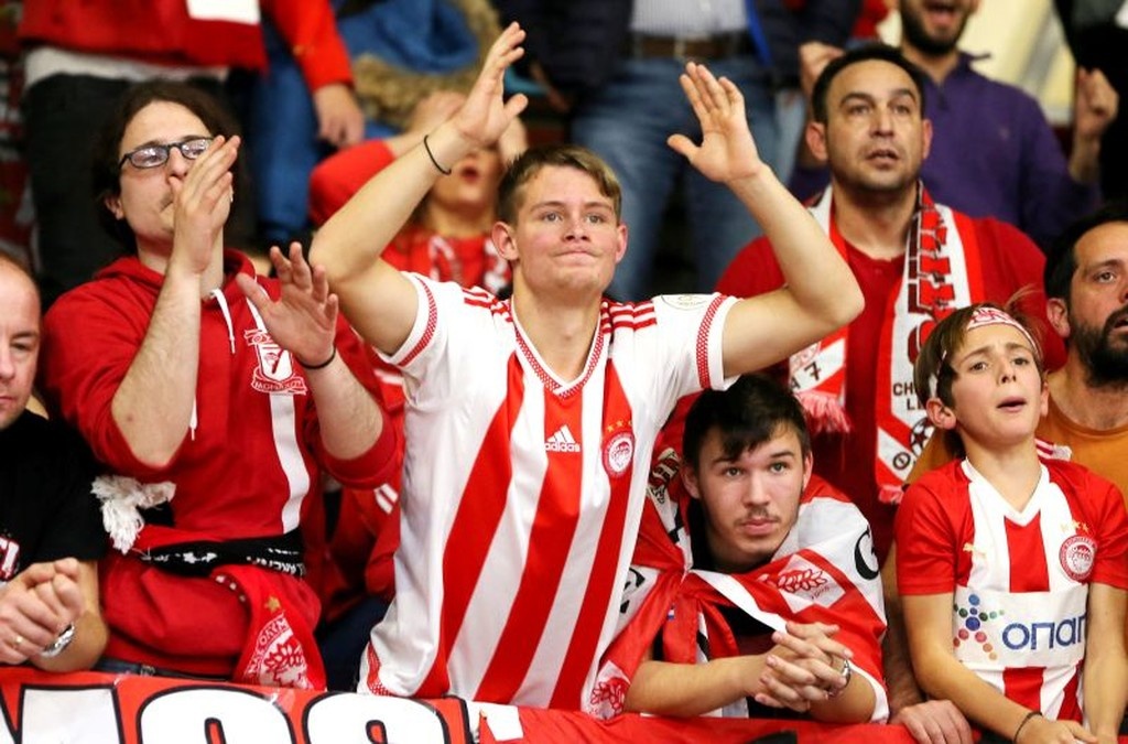 Μπάγερν Μονάχου – Ολυμπιακός: Με τον κόσμο τους οι Πειραιώτες (photos)