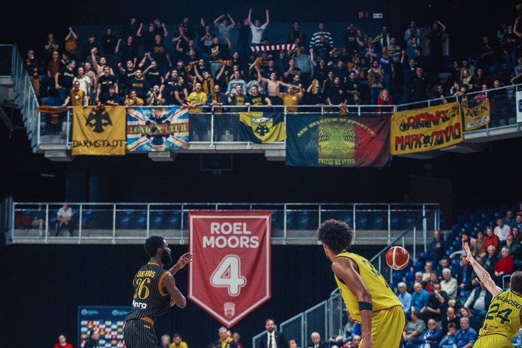 ΑΕΚ: Στα εκτός έδρας έχει... «κιτρινόμαυρο» πάρτι στις εξέδρες (pics)