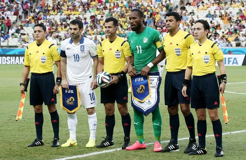 Ο Ντρογκμπά απέναντι στους Έλληνας (photos & videos)