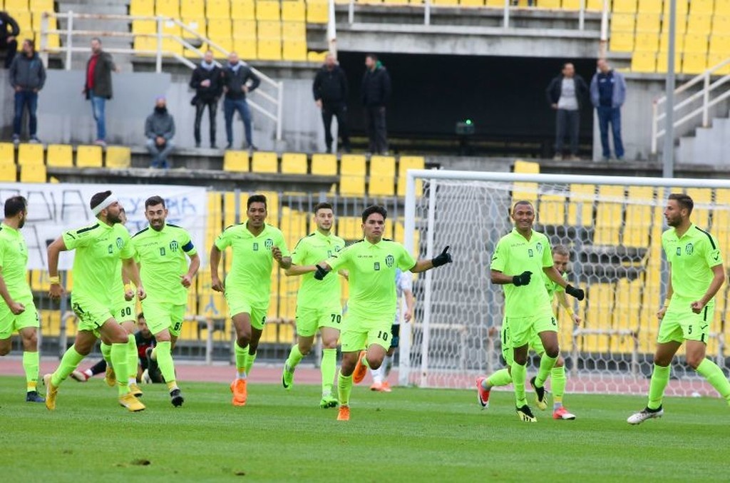 Μυθικό: Τραυματισμός παίκτη στους πανηγυρισμούς! (video+photos)