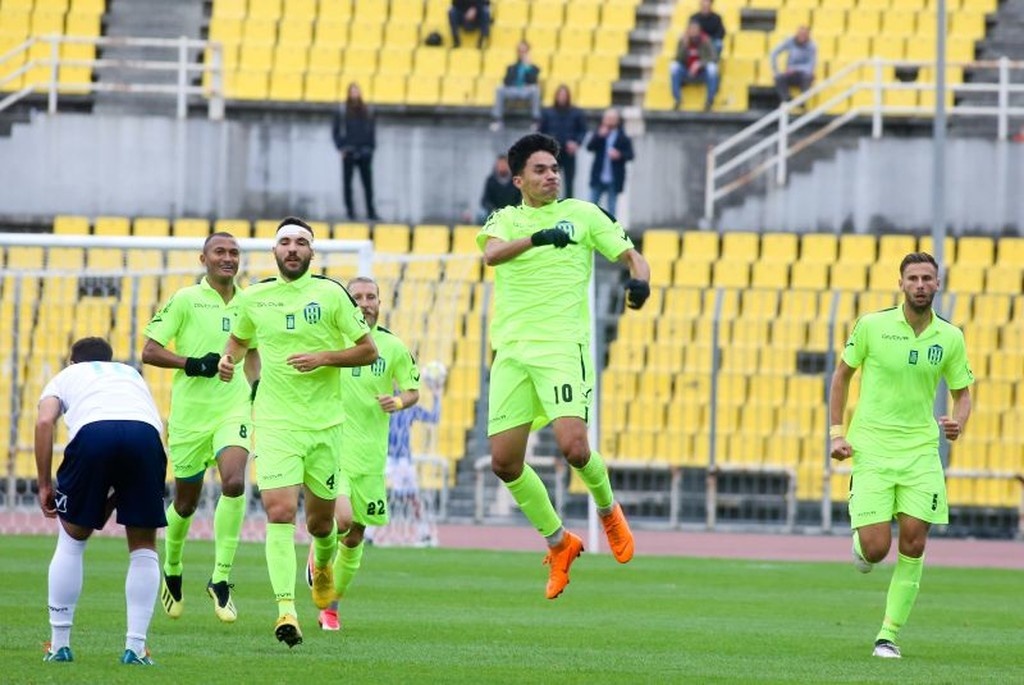 Μυθικό: Τραυματισμός παίκτη στους πανηγυρισμούς! (video+photos)