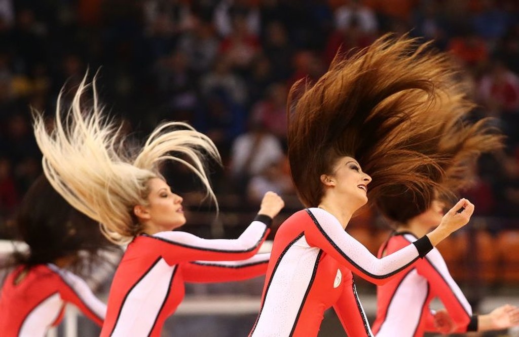 Τα σέξι κορίτσια του ΣΕΦ στο Ολυμπιακός – Ρεάλ Μαδρίτης (photos)