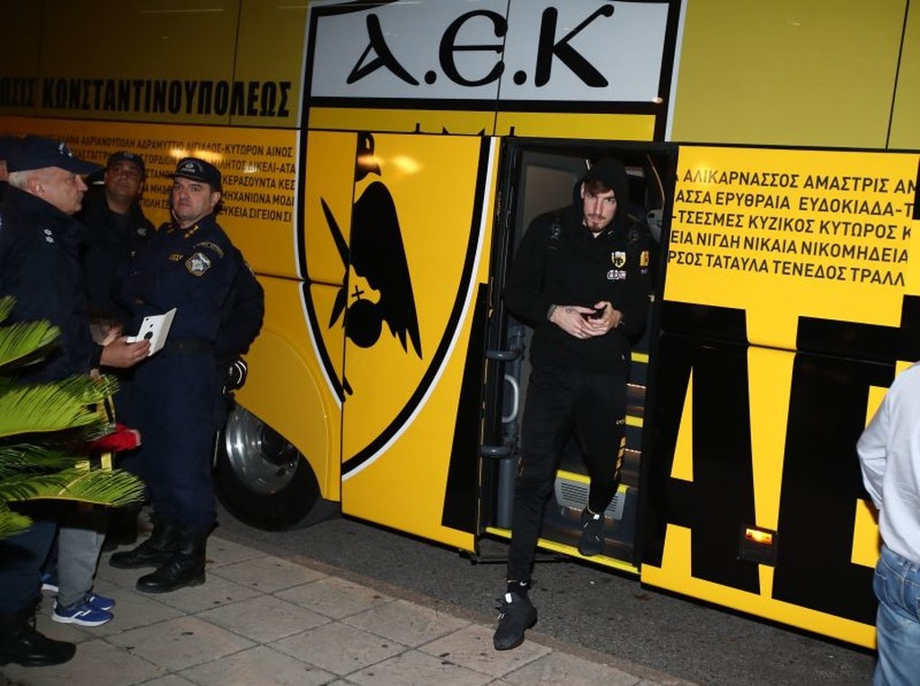 Αποθέωση για την ΑΕΚ στο Αγρίνιο (photos)