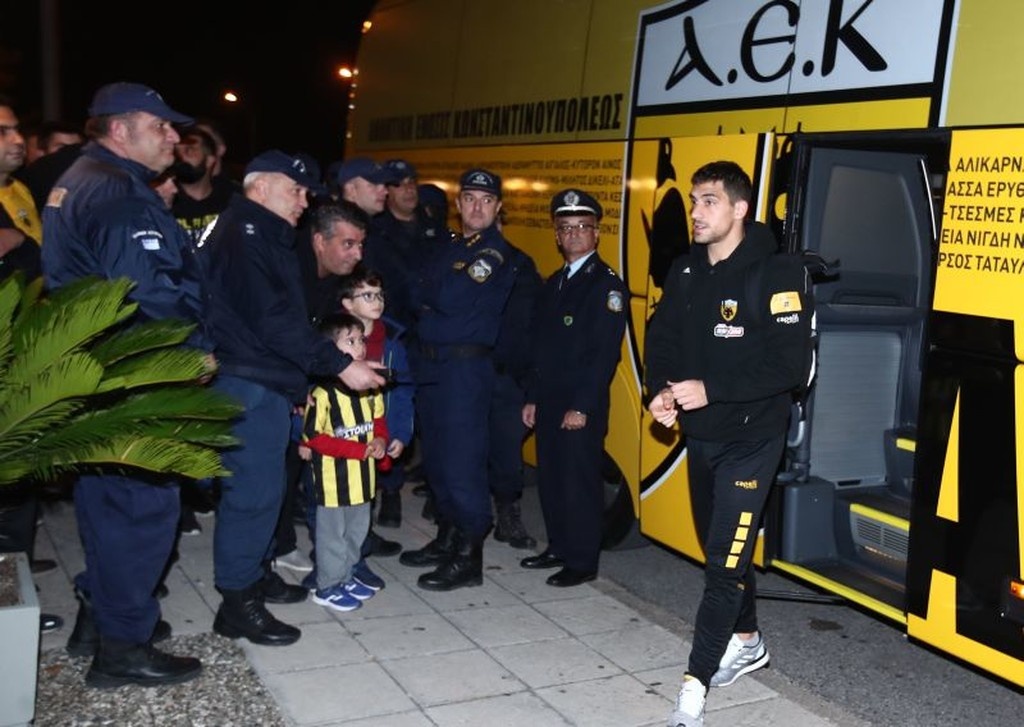 Αποθέωση για την ΑΕΚ στο Αγρίνιο (photos)