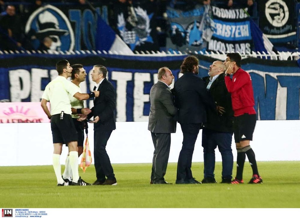 Ατρόμητος-Ολυμπιακός: Χαμός και ένταση στο Περιστέρι μετά το γκολ του Κουλούρη (photos,video)