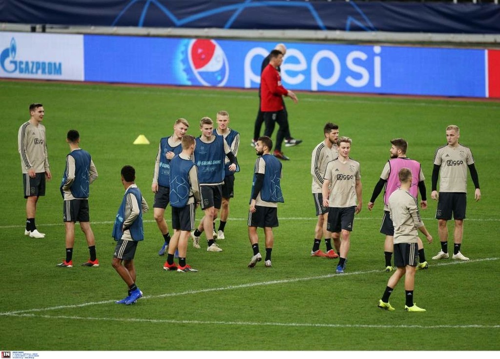Τεν Χαγκ: «Δεν παίζουν μπάλα τα κομπλιμέντα» (photos)