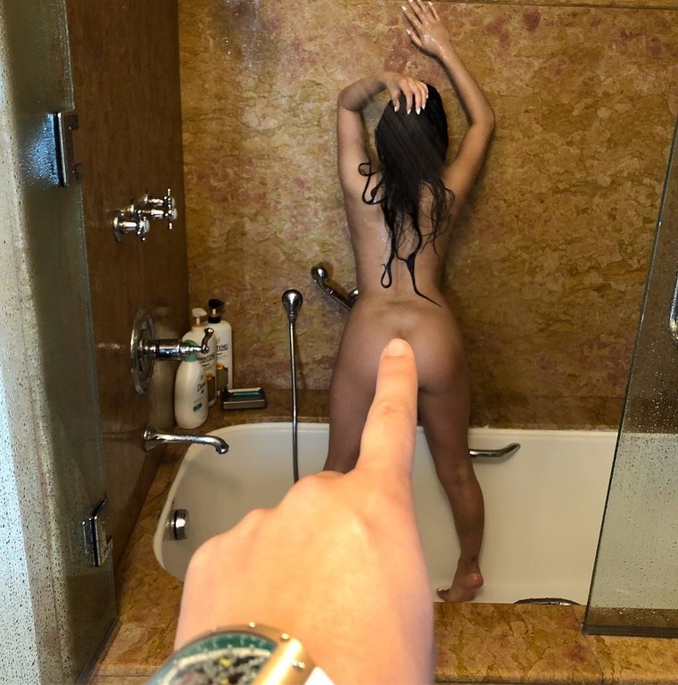 Αυτός είναι ερωτύλος εκατομμυριούχος από το Ιράν που θέλει να γίνει ο «Βασιλιάς του Instagram»(pics)