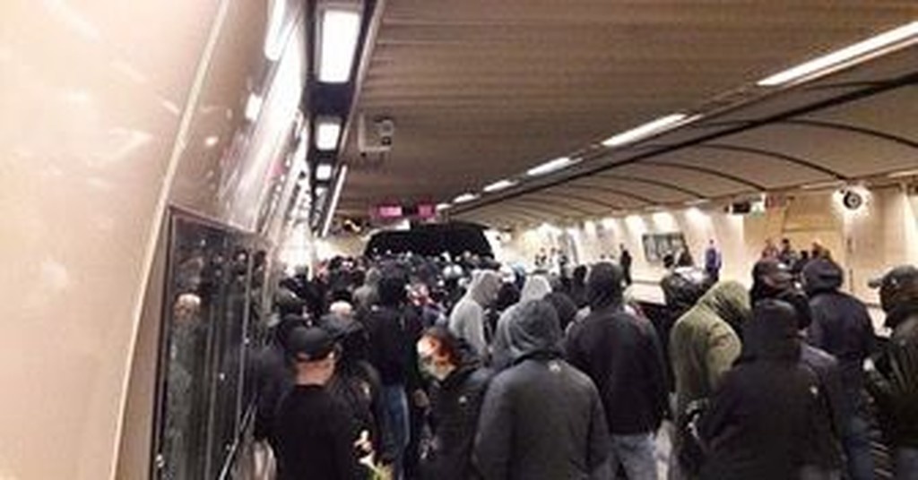 Ολλανδοί και Πολωνοί χούλιγκαν στην Αθήνα (photos)