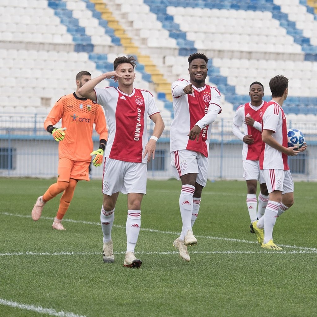 Διασύρθηκαν 8-1 οι Νέοι της ΑΕΚ από τον Άγιαξ (photos)