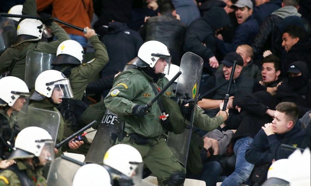 ΑΕΚ – Άγιαξ: Μολότοφ και άγριο ξύλο στο ΟΑΚΑ (video+photos)