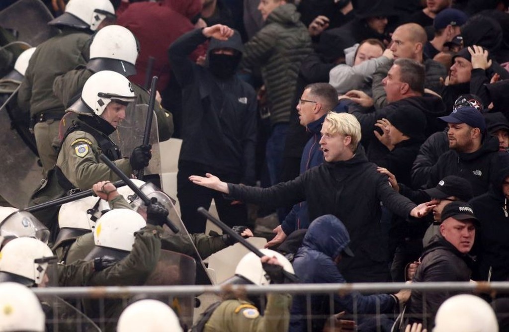ΑΕΚ – Άγιαξ: Μολότοφ και άγριο ξύλο στο ΟΑΚΑ (video+photos)